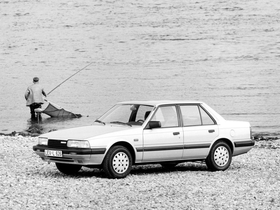  Mazda 626 Sedan 1982 года  (фото 4 из 9)